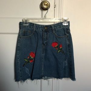 Denim skirt with embroidered roses